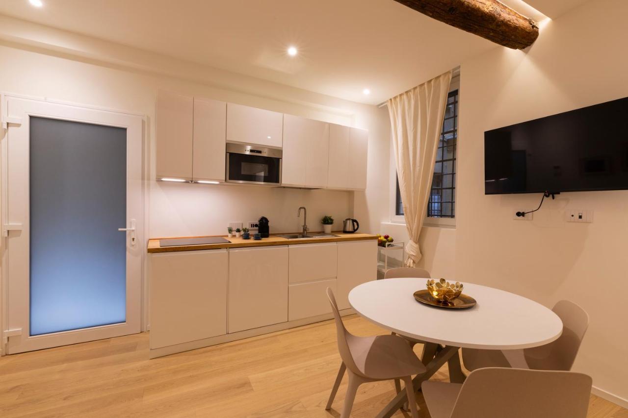 Apartamento Domus Ticinese Milán Exterior foto